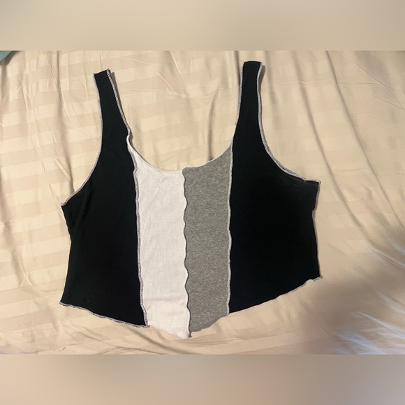Hollister Must-Have Collection Cropped Tank Top - Picture 1 of 4